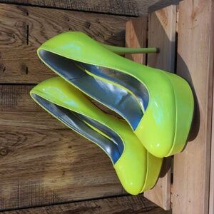 Qupid Neon Yellow Platform High Heel Spike Shoes Pumps Stiletto 7 & 7.5